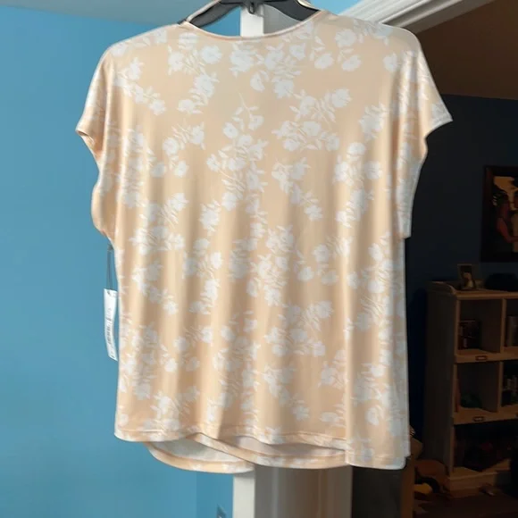 Liz Claiborne Peach Floral Blouse NWT - Picture 6 of 7